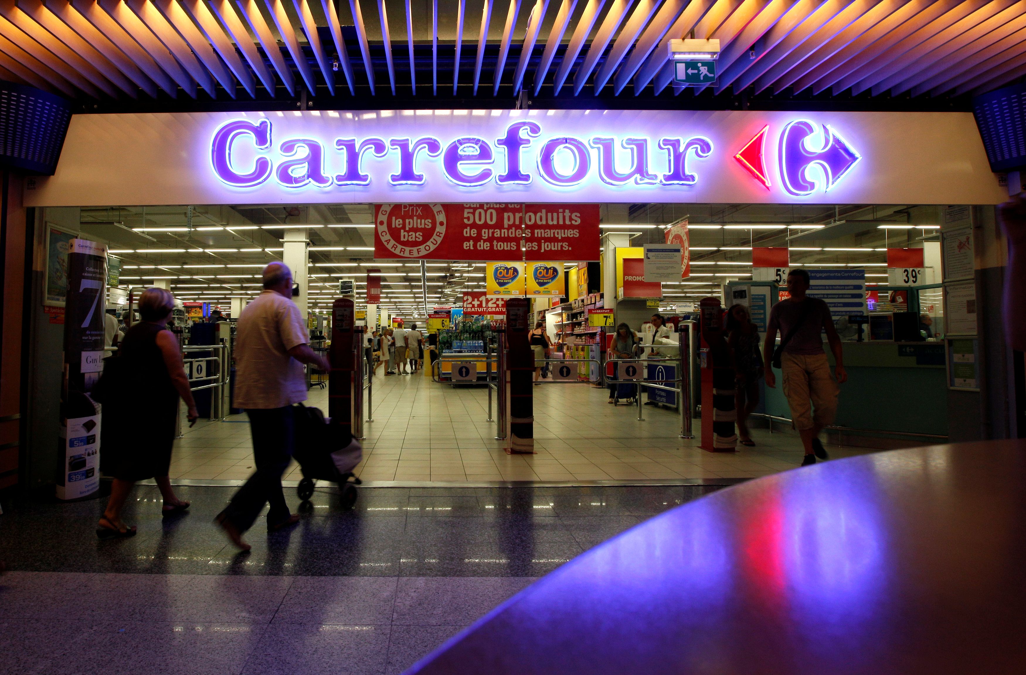 carrefour-prevoit-de-recruter-15-000-jeunes-de-la-generation-covid-en-france