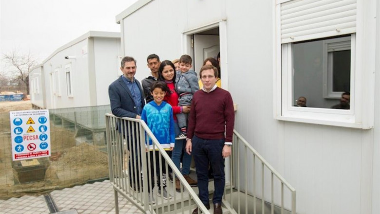 ep almeida visita el centro de acogida temporal de refugiados