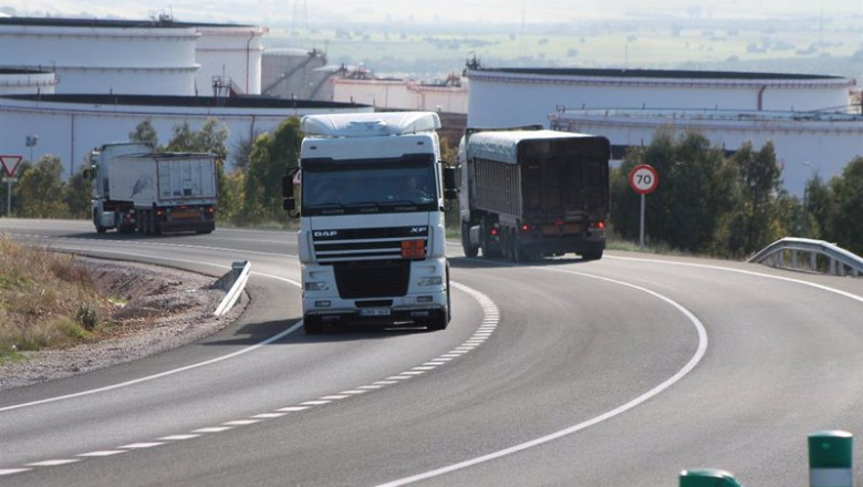 ep archivo carretera camion trafico ep archivo carretera camion trafico