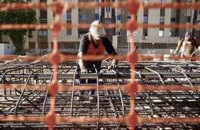 ep archivo   operario de la construccion en una obra