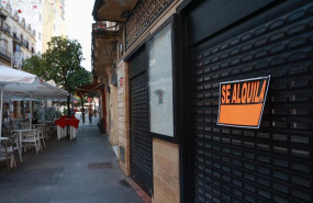 ep archivo un local comercial cerrado y con un cartel de alquiler en jerez ep archivo un local comercial cerrado y con un cartel de alquiler en jerez