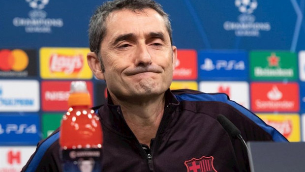 ep barcelona coach ernesto valverde sits on the podium at a press conference ahead of the uefa