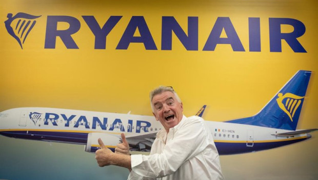 ep el consejero delegado de ryanair michael oleary ofrece una rueda de prensa en la sede de ryanair