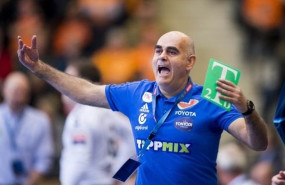 ep el entrenador del pick szeged de hungria y exseleccionador espanol juan carlos pastor