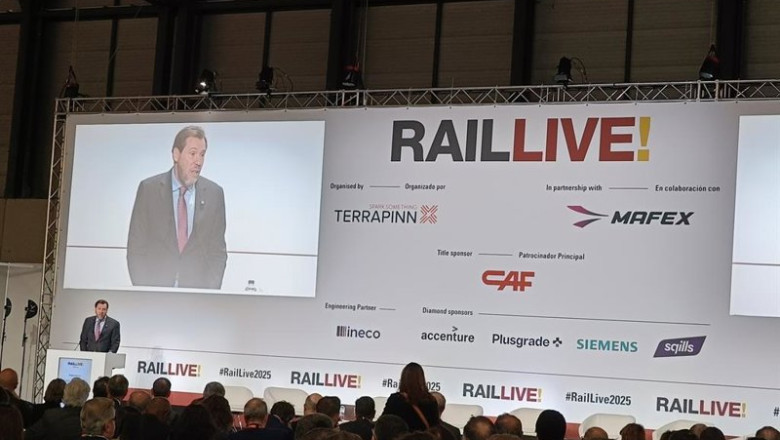 ep el ministro de transportes y movilidad sostenible oscar puente en la feria rail live de 2025 en
