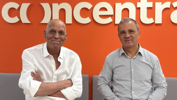 ep el presidente ejecutivo de concentra javier lopez linares izquierda y el director de canarisk