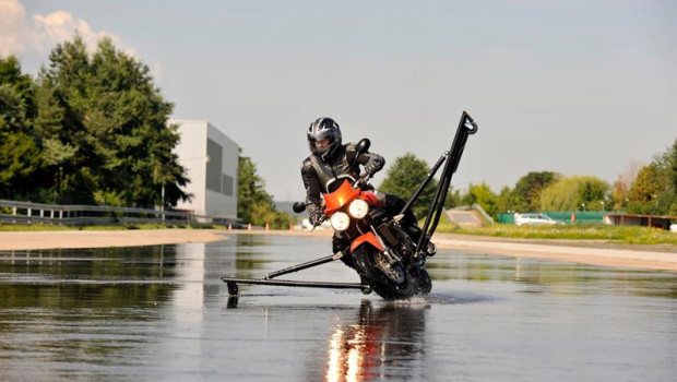 ep espana podria evitar casi 160 fallecidos al ano enaccidentes si los turismos dotaran abs segun