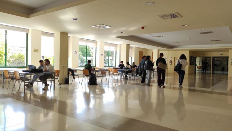 Estudiantes en la Universidad de Córdoba. | EUROPA PRESS ep estudiantes en la universidad de cordoba