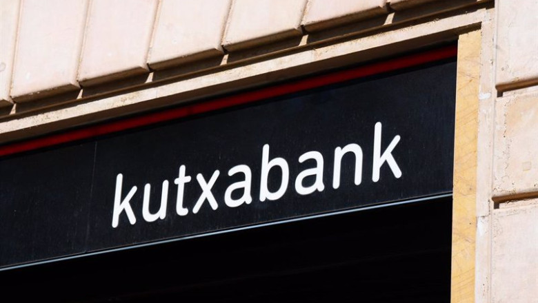 ep fachada del banco kutxabank a 3 de octubre de 2024 en barcelona catalunya espana ep fachada del banco kutxabank a 3 de octubre de 2024 en barcelona catalunya espana