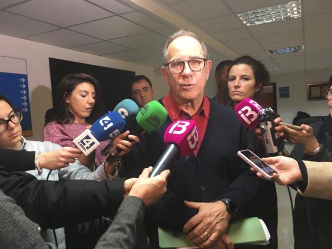 Fuster tras la mesa de sanidad | EUROPA PRESS ep fusterla mesasanidad