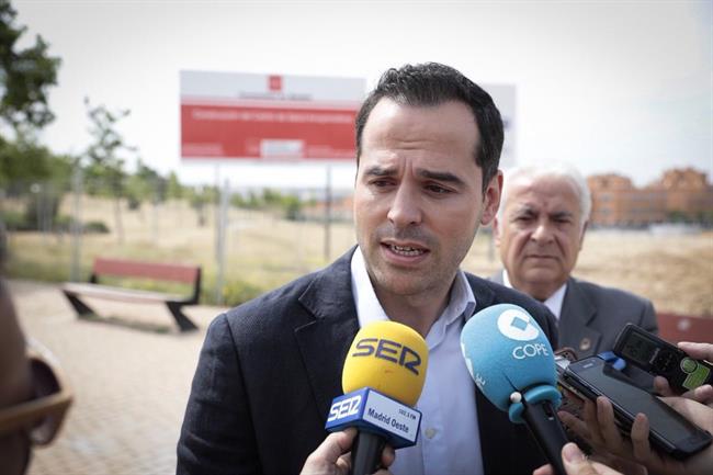 Ignacio Aguado durante su vista al nuevo centro de salud de Arroyomolinos | CIUDADANOS MADRID - Archivo ep ignacio aguado durantevistanuevo centrosaludarroyomolinos