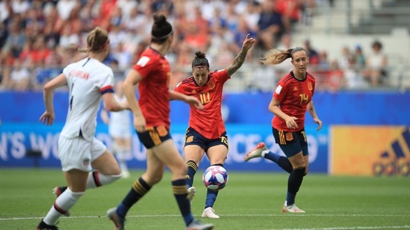 ep jennifer hermoso ejecuta el disparo del 1-1 ante los estados unidos