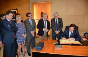 ep jose ramon lete firma acuerdocompromisotarragona 2018