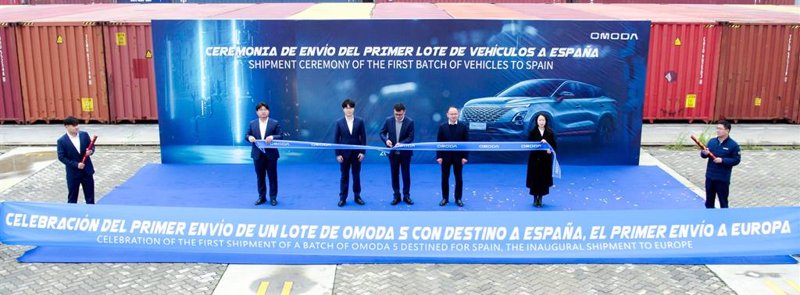 La ceremonia celebrada por el grupo Chery para el envió de 700 modelos de Omoda y Jaecoo para España. | OMODA ep la ceremonia celebrada por el grupo chery para el envio de 700 modelos de omoda y jaecoo para