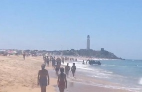ep la embarcacion llegandola orillala playazahora