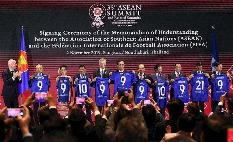 ep la fifa con infantino a la cabeza firma un acuerdo con paises del sudeste asiatico