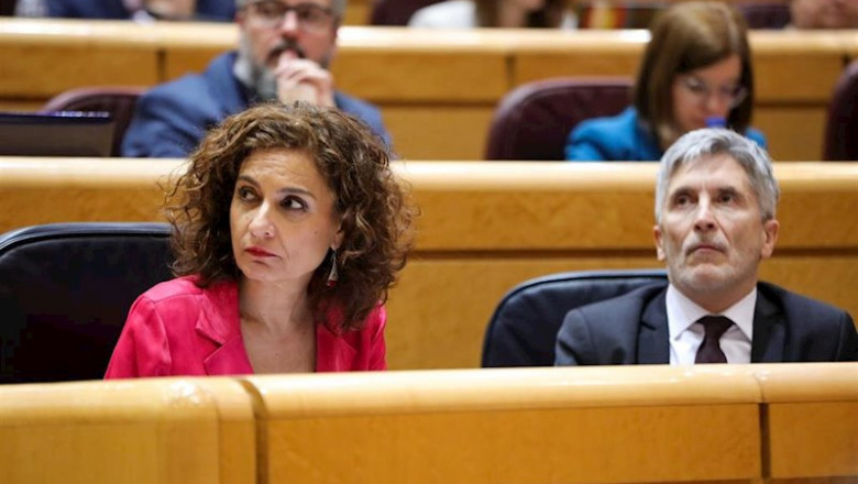 La ministra de Hacienda, María Jesús Montero, y el ministro de Interior, Fernando Grande-Marlaska, en el Senado. | Jesús Hellín - Europa Press ep la ministra de hacienda maria jesus montero y el ministro de interior fernando grande-marlaska en