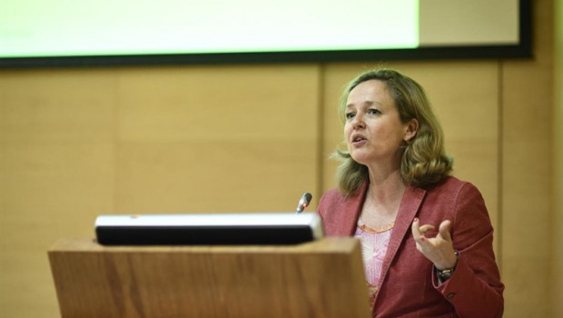 ep la ministraeconomiaempresa nadia calvino durantepresentacionlibro una vision macroeconomicalos cuarenta anosla constitucion espanola de jose luis malomolina