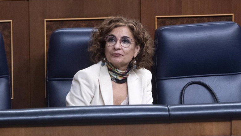 ep la vicepresidenta primera y ministra de hacienda maria jesus montero durante una sesion plenaria 20241218100203 ep la vicepresidenta primera y ministra de hacienda maria jesus montero durante una sesion plenaria 20241218100203