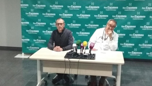 ep los doctores sion riera y javier arranz en el hospital son espases