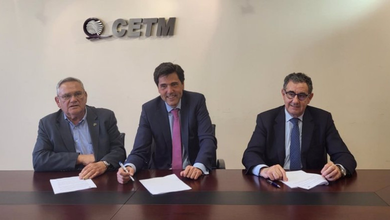 ep momento de la firma del acuerdo entre orange y la cetm ep momento de la firma del acuerdo entre orange y la cetm