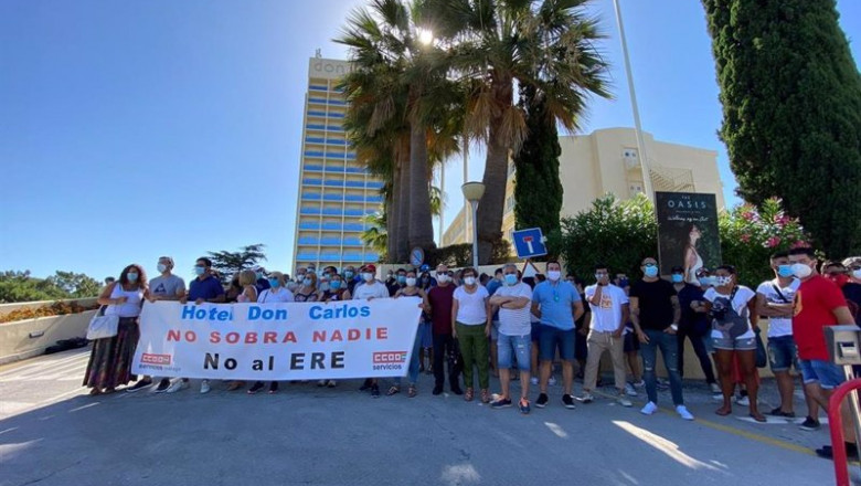 CCOO MÁLAGA - Archivo ep protesta ante el ere presentado por la propiedad del hotel don carlos de marbella malaga