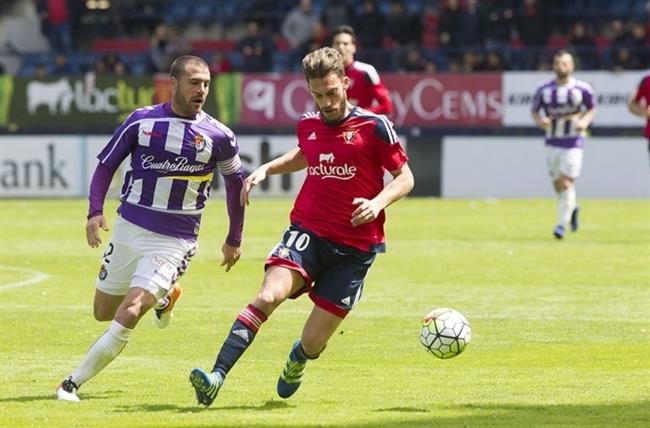 Roberto Torres, de Osasuna, en un partido ante el Valladolid | CA OSASUNA ep roberto torres de osasuna enpartidovalladolid