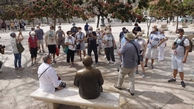 ep turistas procedente del crucero mein shiff 2 que ha llegado de la primera escala a el puerto de