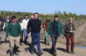 ep visita del comisario europeo de agricultura christophe hansen a jerez de la frontera cadiz junto