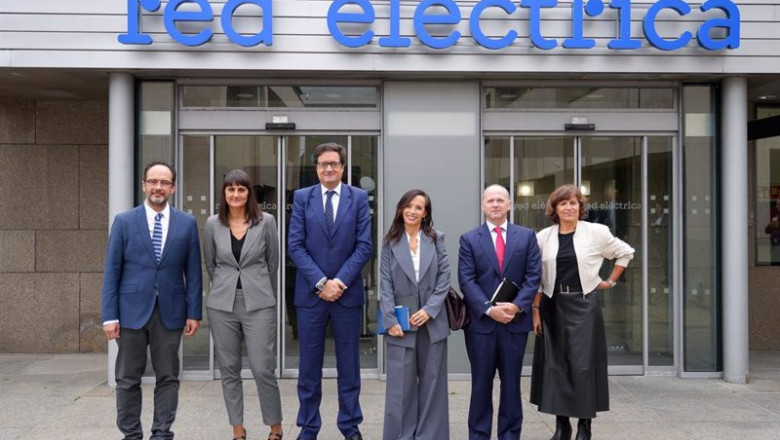 Visita del ministro Óscar López y de los Secretarios de Estado de Digitalización e Inteligencia Artificial y de Telecomunicaciones e Infraestructuras Digitales a Redeia. | MINTRADIGITAL ep visita del ministro oscar lopez y de los secretarios de estado de digitalizacion e inteligencia