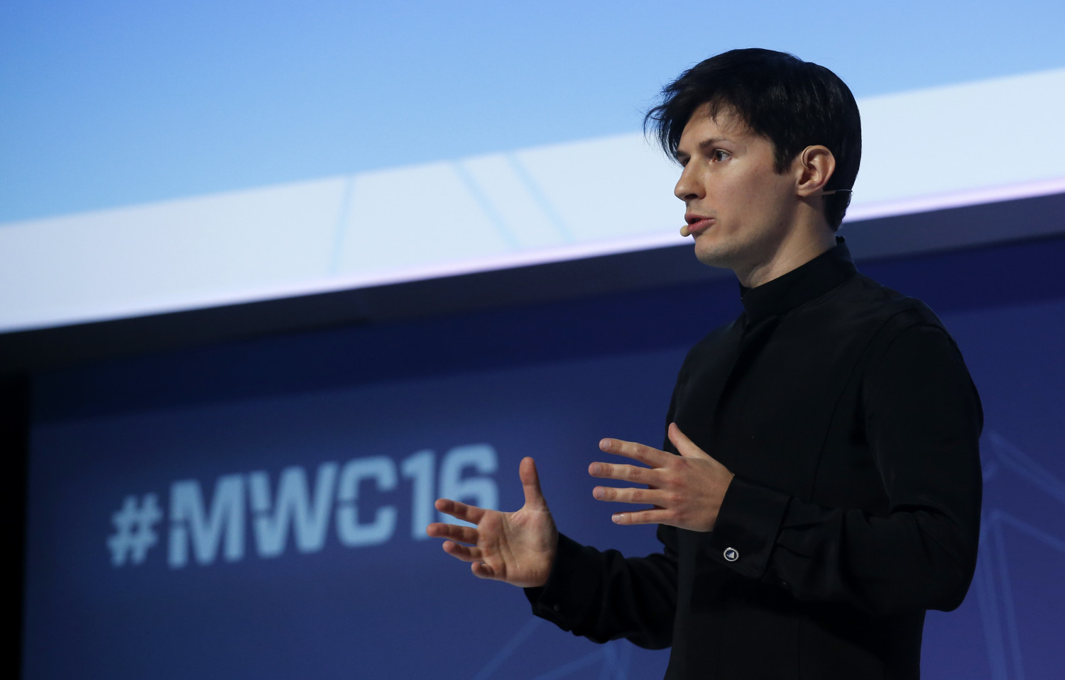 le fondateur et pdg de telegram pavel durov prononce un discours lors du mobile world congress a barcelone 