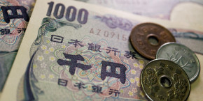 photo d illustration des pieces de monnaie et des billets en yens japonais 20220922084219 