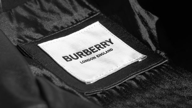 dl burberry group ftse 100 produits et services de consommation discrétionnaire biens personnels vêtements et accessoires logo
