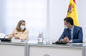 ep archivo   la ministra de economia nadia calvino y el presidente del gobierno pedro sanchez