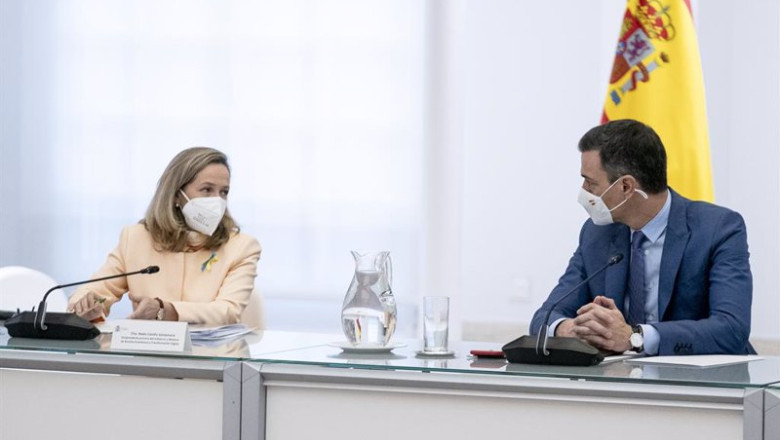 ep archivo la ministra de economia nadia calvino y el presidente del gobierno pedro sanchez ep archivo la ministra de economia nadia calvino y el presidente del gobierno pedro sanchez