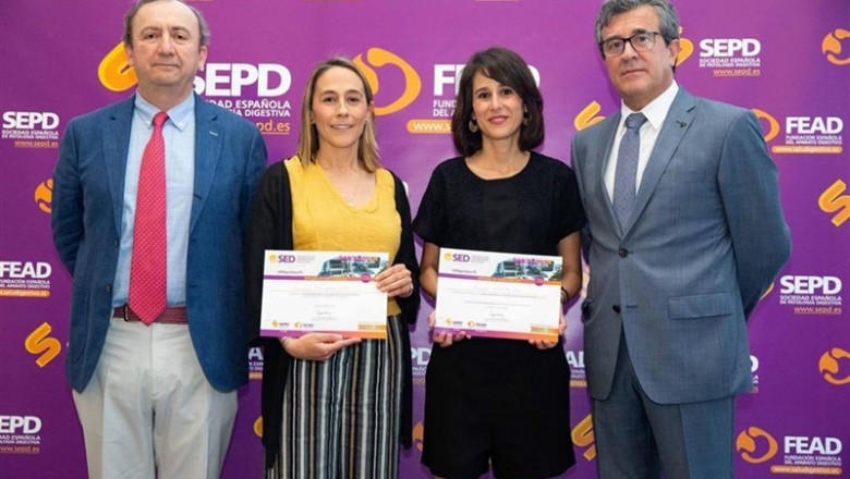 De izq a drcha.: El Dr. Conrado Fernández Rodríguez, responsable del Comité Científico de la SEPD, La Dra.Carolina Malagelada Prats, premiada Rising Star SEPD 2019, La Dra. Virginia Hernández-Gea, Premiada Rising Star SEPD 2019, junto al Dr. Javier Cres | SEPD ep de izq a drcha el dr conrado fernandez rodriguez responsable del comite cientifico de la sepd la