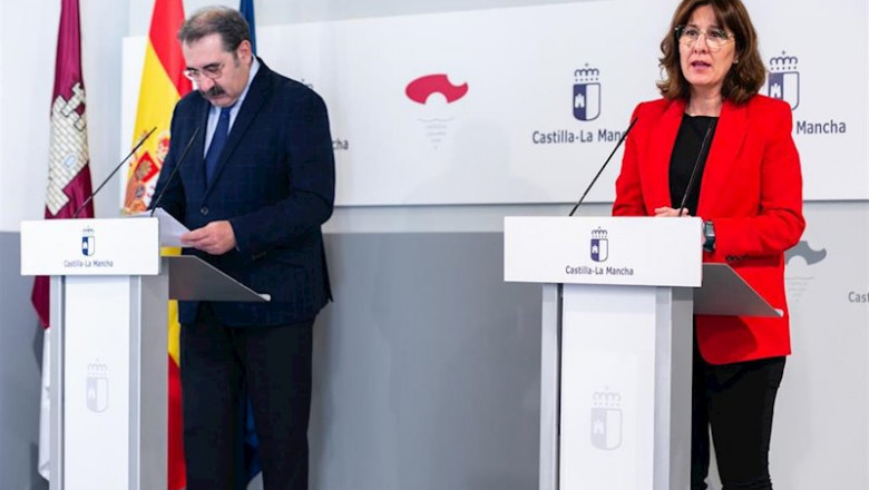 ep el consejero de sanidad jesus fernanez y la portavoz blanca fernandez