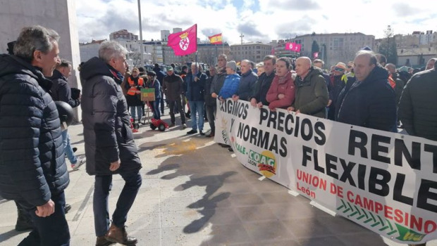 ep el delegado territorial de la junta recibe a los representantes provinciales de las