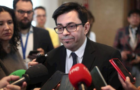 ep el secretario primero del congreso de los diputados gerardo pisarello atiende a los medios de