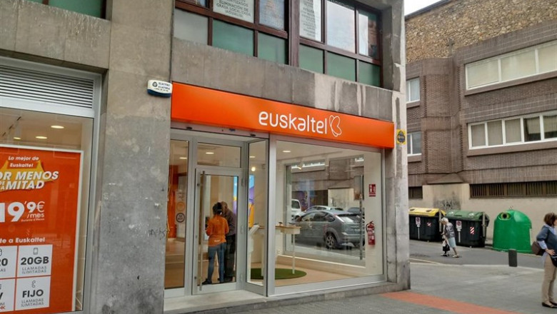 Establecimiento de Euskaltel en Bilbao. | EUROPA PRESS - Archivo ep establecimientoeuskaltelbilbao santutxu