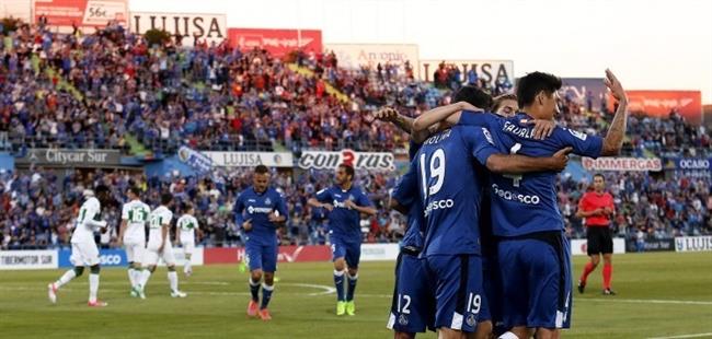 El Getafe se aferra a la tercera plaza a costa de un Elche hundido | WWW.LALIGA.ES ep getafeaferrala tercera plazacostaun elche hundido