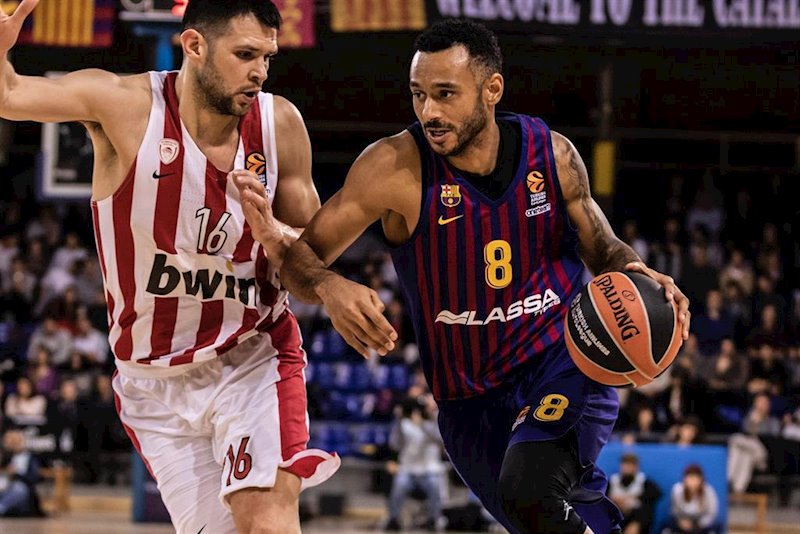 ep hanga bara atacando contra el olympiacos