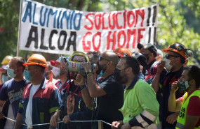 ep imagen de archivo de una protesta de los trabajadores de la planta de alcoa en san cibrao en xove