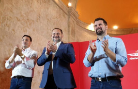 ep jose luis abalos centro junto a los socialistas fernando pablos i y luis tudanca d en el