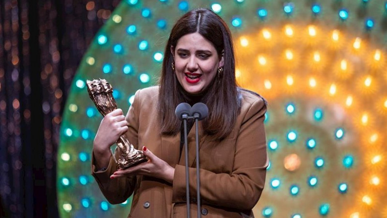 ep la directora belen funes recibe el premio gaudi a la mejor pelicula en lengua no catalana por la ep la directora belen funes recibe el premio gaudi a la mejor pelicula en lengua no catalana por la