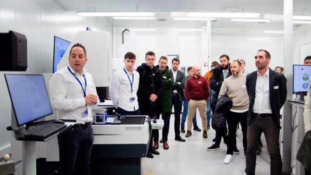ep la empresa alemana zeiss y el centro tecnologico tekniker inaugura en eibar el zeiss quality