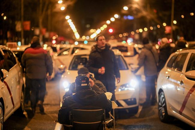 Los taxistas se concentran en el Paseo de la Castellana de Madrid y trasladan al | Ricardo Rubio - Europa Press ep los taxistasconcentranpaseola castellanamadridtrasladan al