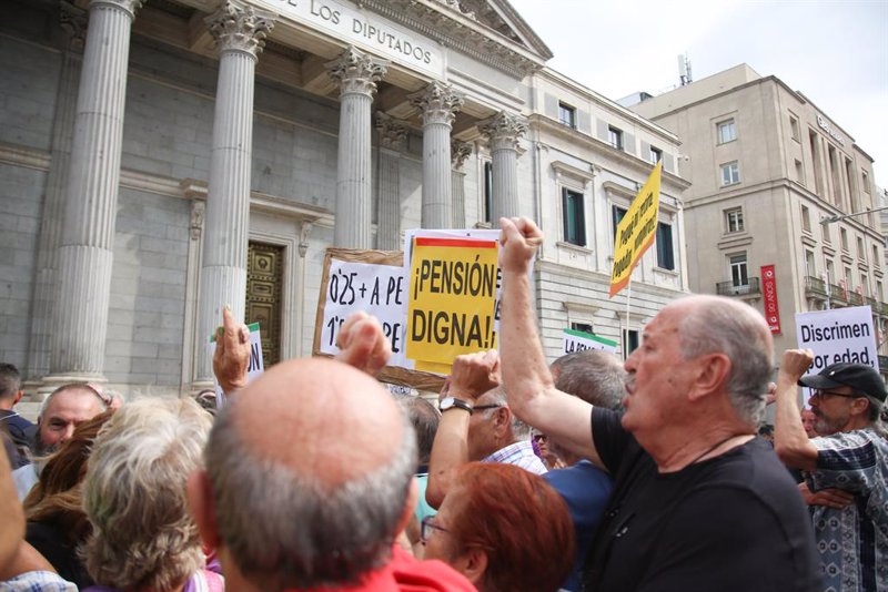 ep manifestacion de pensionistas frente al congreso