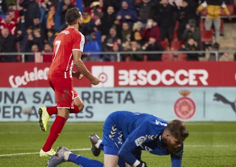 ep stuani marca el gol de la victoria en el girona - tenerife