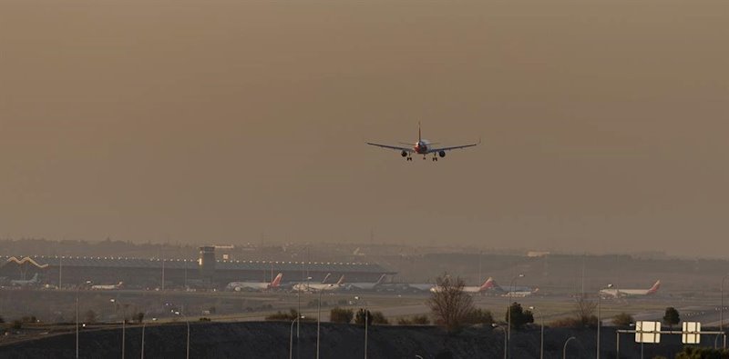 ep un avion de la compania iberia aterriza en el aeropuero adolfo suarez-madrid barajas tras la